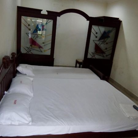 Sathya Inn Guruvāyūr Extérieur photo