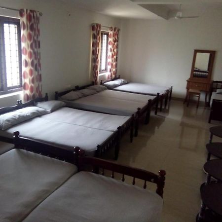 Sathya Inn Guruvāyūr Extérieur photo