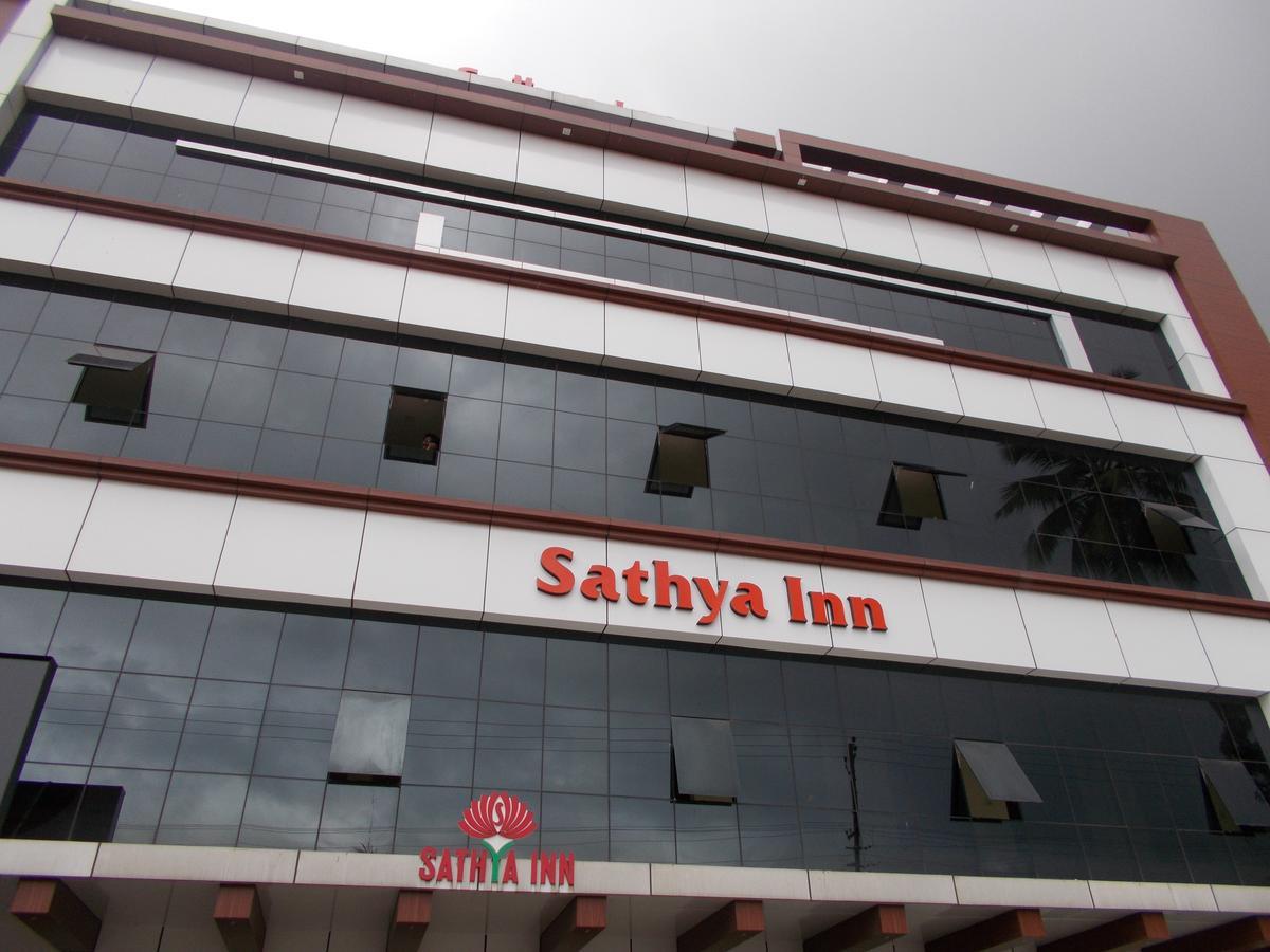 Sathya Inn Guruvāyūr Extérieur photo