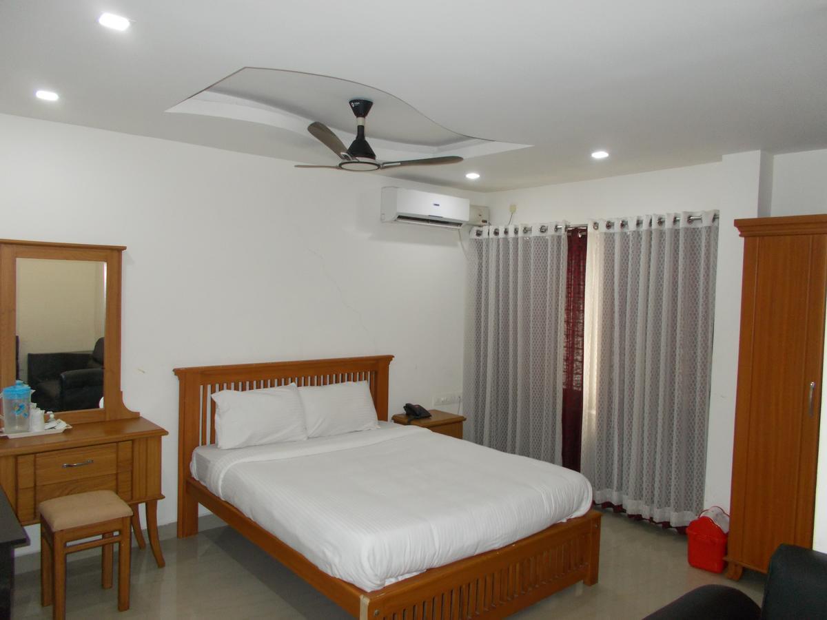 Sathya Inn Guruvāyūr Extérieur photo