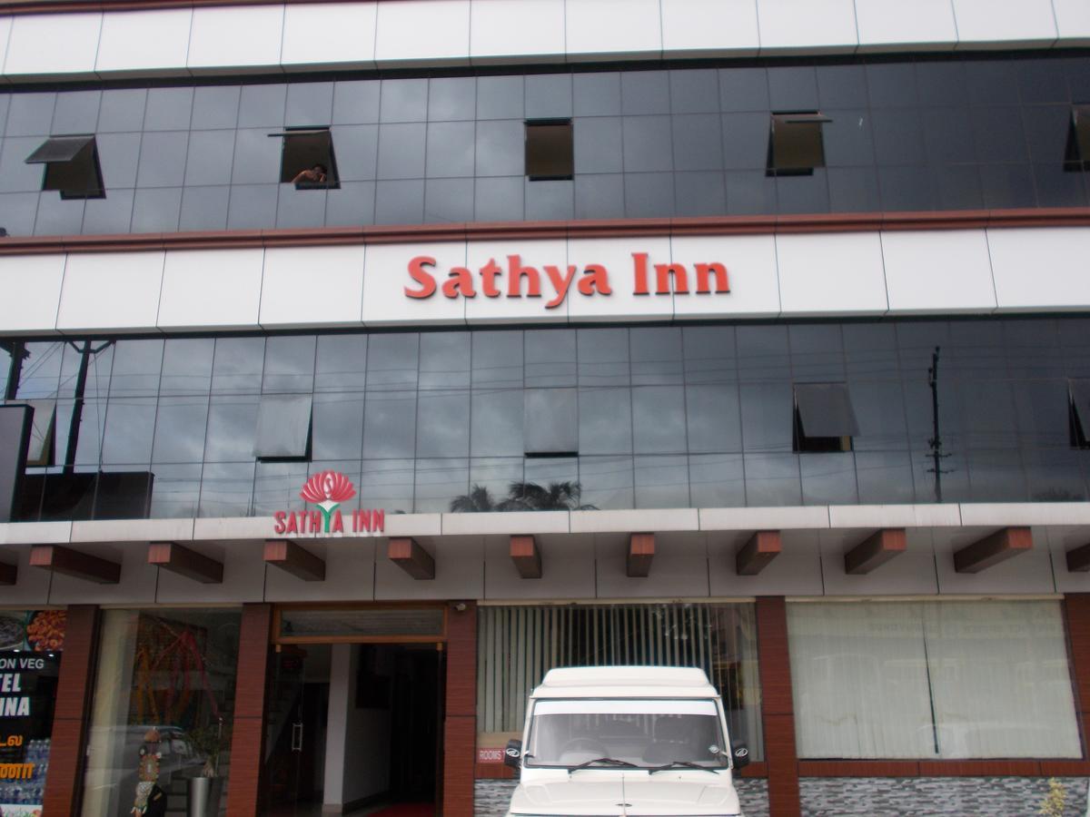 Sathya Inn Guruvāyūr Extérieur photo