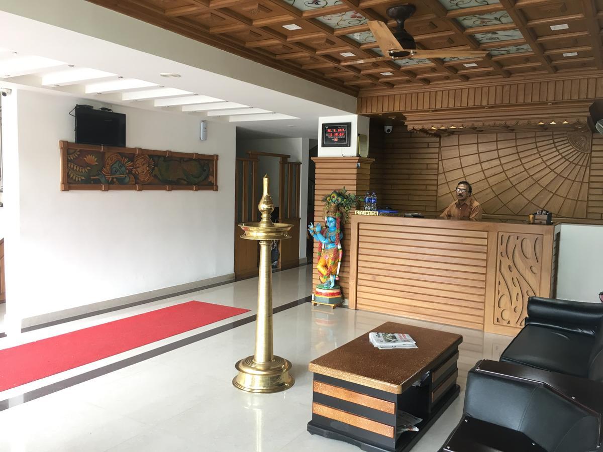 Sathya Inn Guruvāyūr Extérieur photo